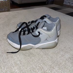 Nike Jordan Max Aura 3 Wolf Grey Size 6Y